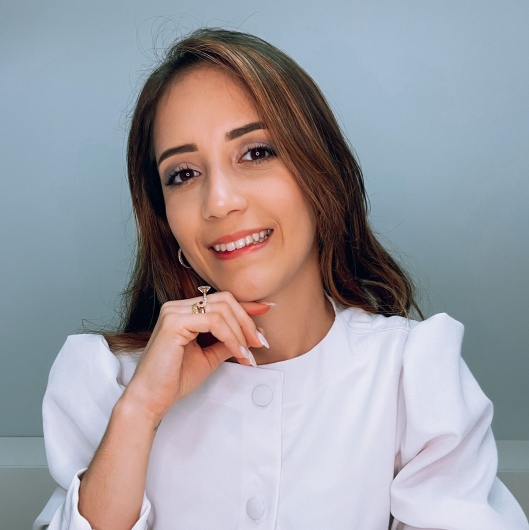 Dra. Janaína Gouveia